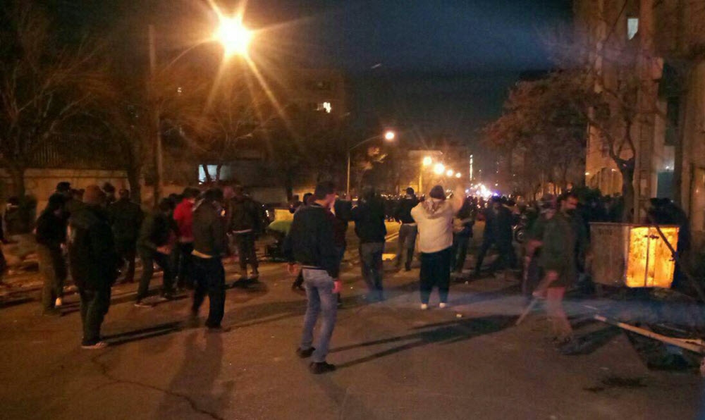 Iran;Tehran, Schlagstücken und Schüssen