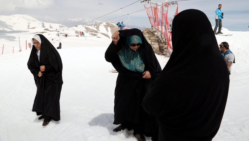 Unverschleierte Models im Iran verhaftet